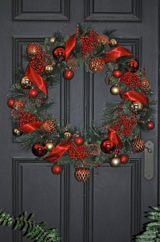 Karácsonyi koszorú ajtóra