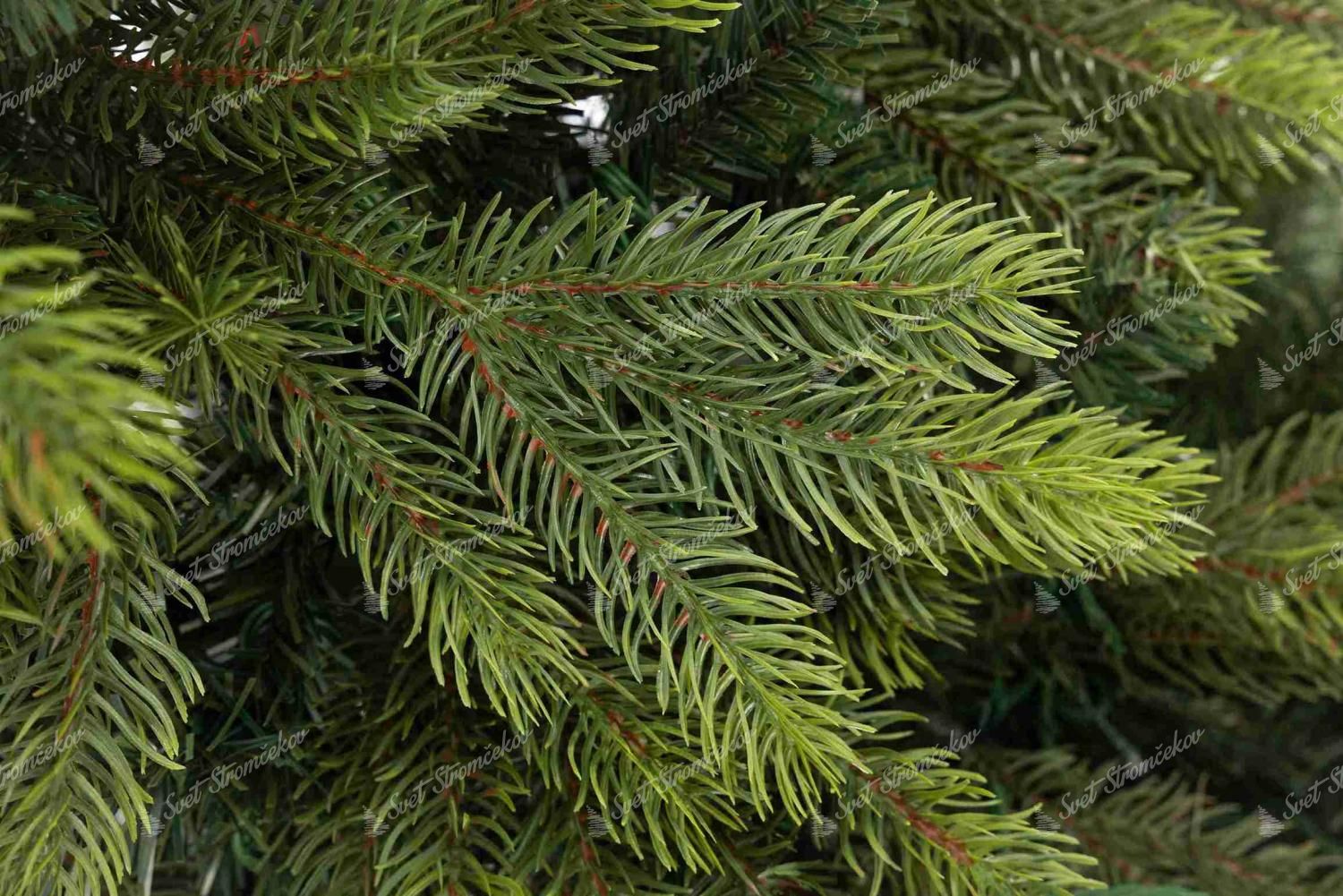 3D Skandináv Lucfenyő 270cm